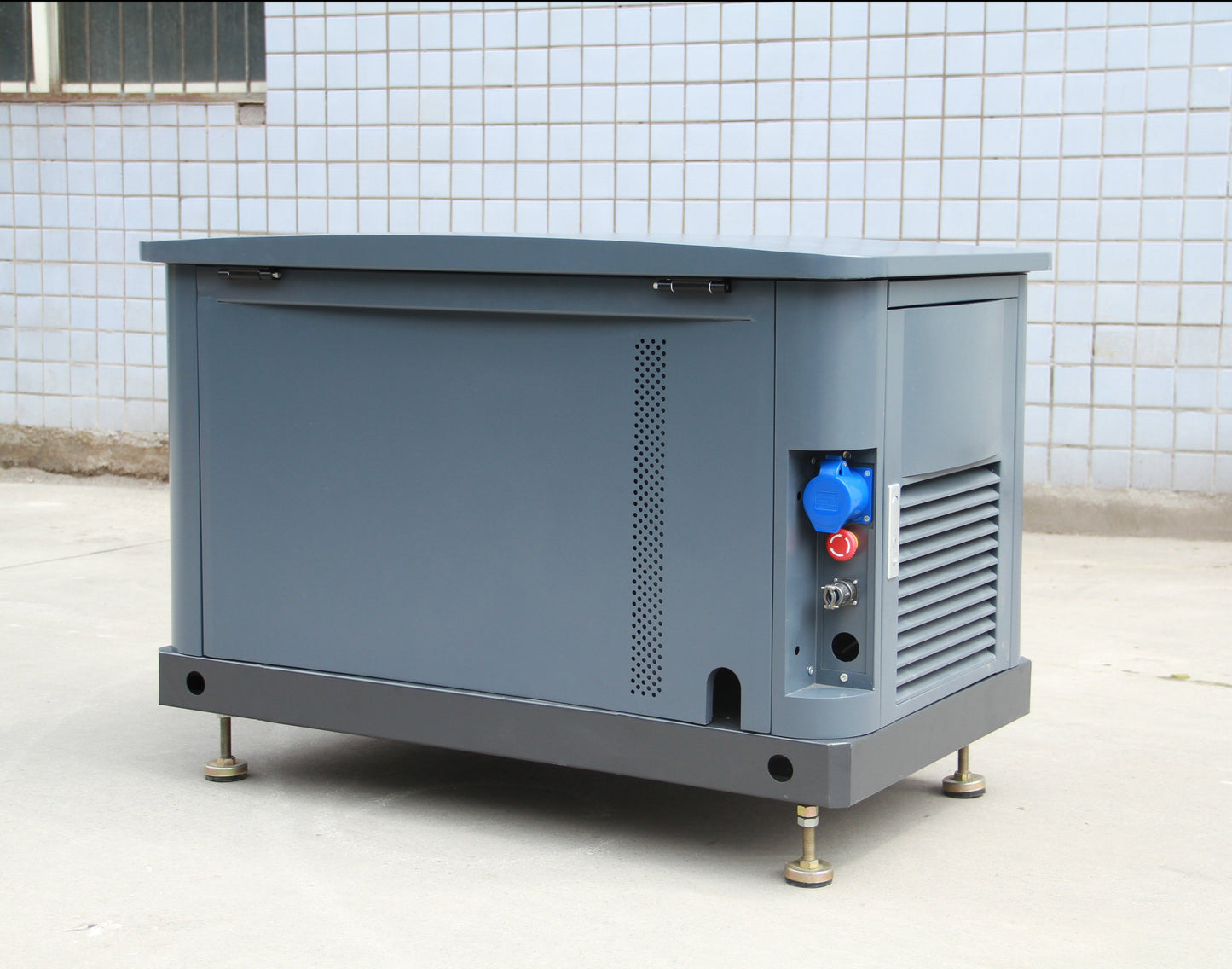 20 kW Natural Gas/Propane Generator (120/208V Three Phase 60Hz)